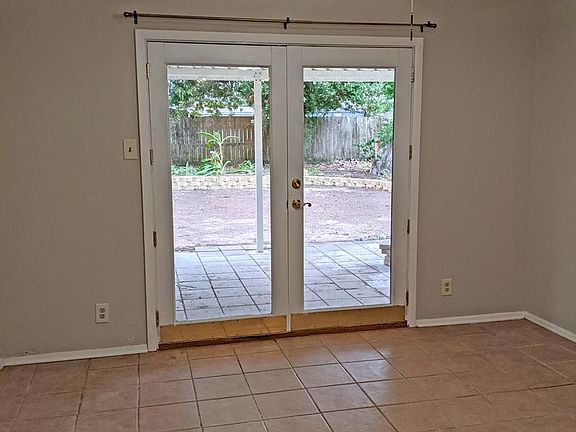 4th image of 225 Hialeah Dr