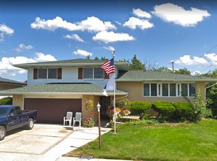 19215 Greenbay Ave, Lansing, IL 60438