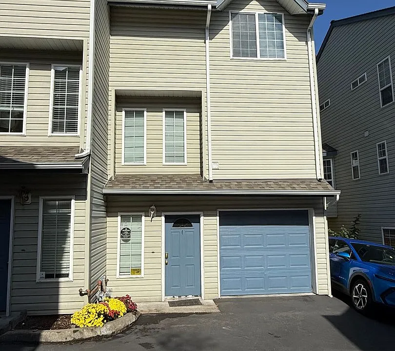 12549 Roosevelt Way NE #4