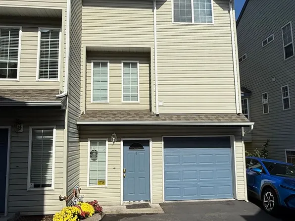 12549 Roosevelt Way NE APT 4, Seattle, WA 98125