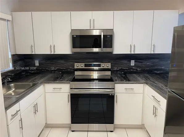 6011 W 24th Ave #A-201, Hialeah, FL 33016