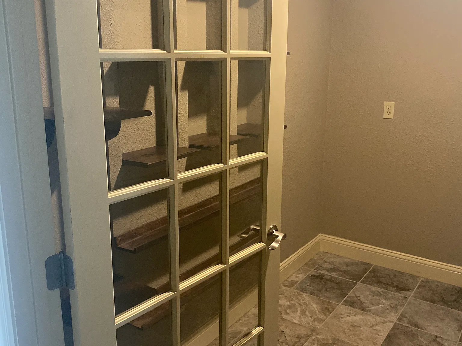4 bed, 4330 sqft, $3,500 — Photo 3