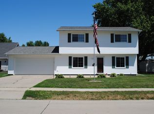 1510 Hillcrest St, Ely, IA 52227
