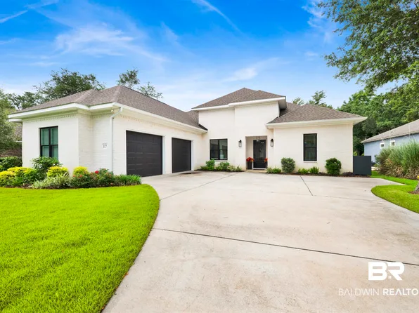 17 Lagoon Dr, Gulf Shores, AL 36542