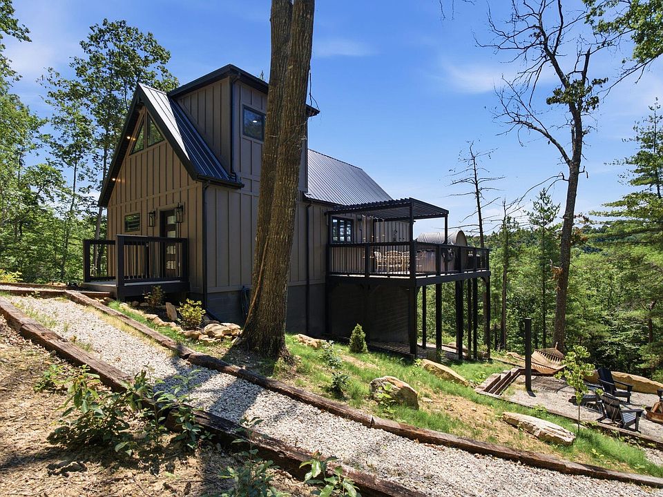 1st image of 315 Sky Ridge Way