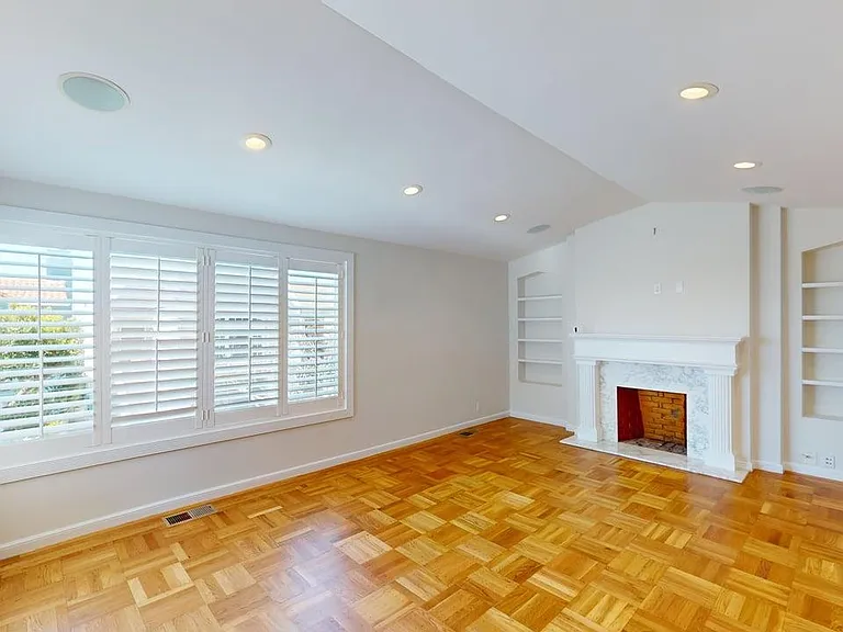 2236 15th Ave — Photo 1
