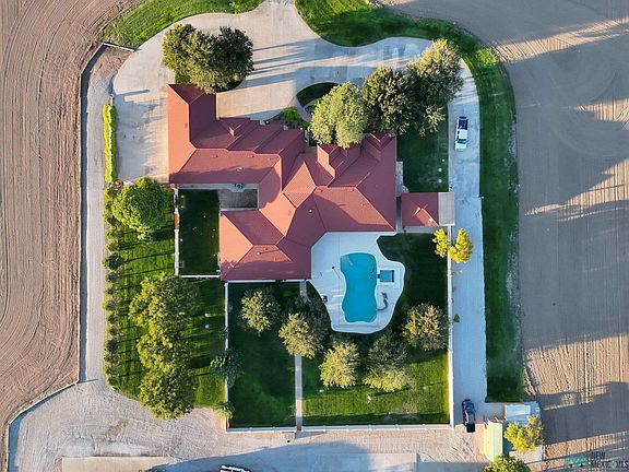 2nd image of 1700 E Hermosa Dr