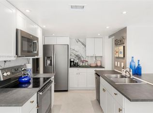 268-270 Nature View Ct, Fort Myers Beach, FL 33931