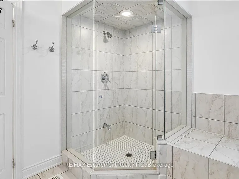 2400 Spring Meadow Way — Photo 31