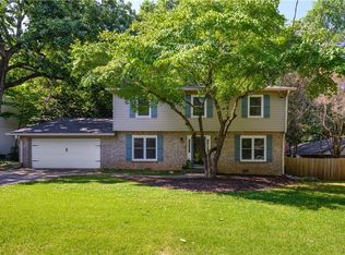 4033 Brockett Creek Dr, Tucker, GA 30084