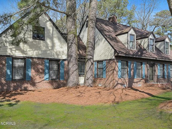 2nd image of 301 Ravenwood Dr