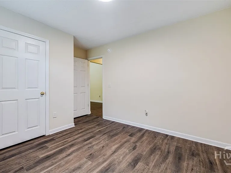 302 Shadowbrook Dr — Photo 26
