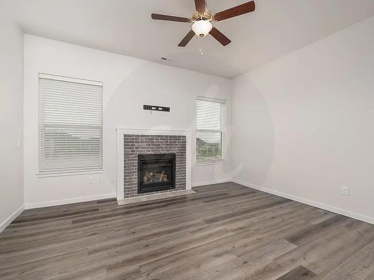 5747 Villa Lorenzo Dr — Photo 9