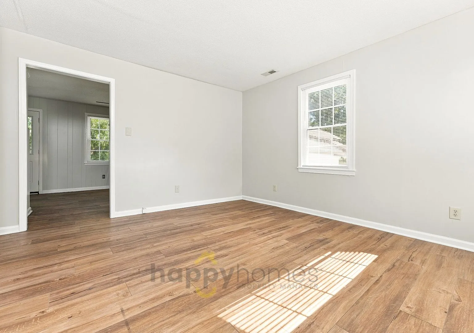 3 Bedroom 2 Bathroom Home on John's Island — Photo 4