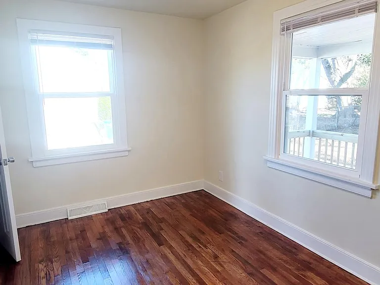 3811 Larry St — Photo 11