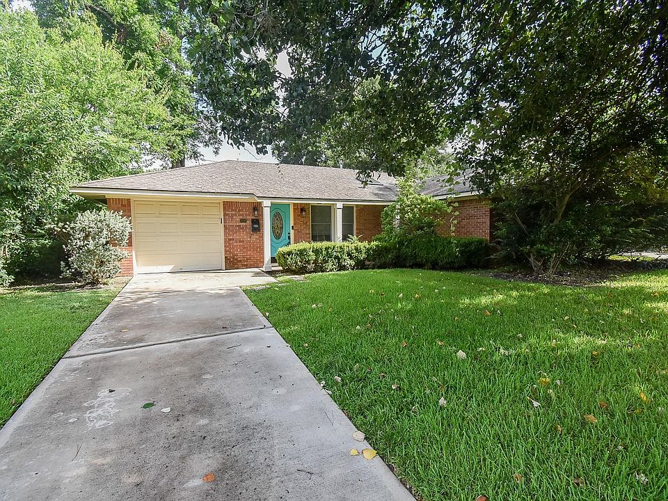 1st image of 2210 Gardenia Dr