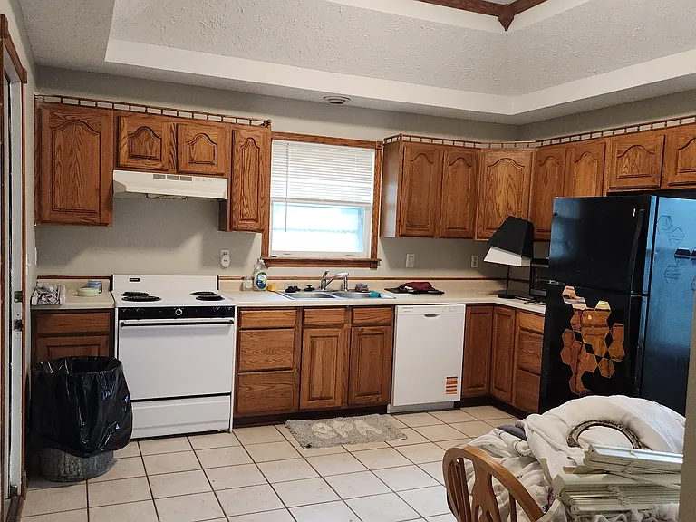 211 E Harrison St — Photo 10