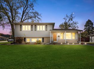 117 E Armitage Ave, Addison, IL 60101