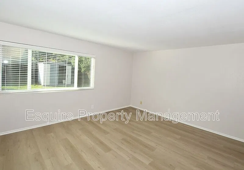 4 bed, 2.0 bath, 1574 sqft, $4,150 — Photo 4