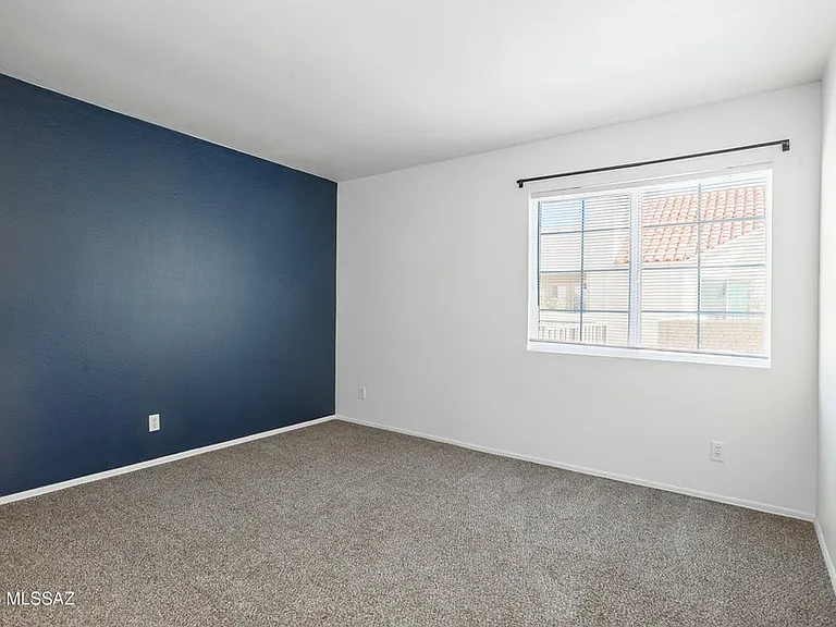 1200 E River Rd #B-27 — Photo 16