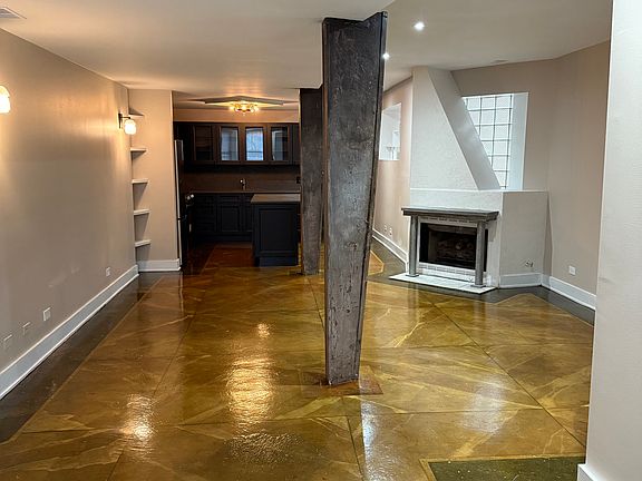 3rd image of 2038 N Damen Ave