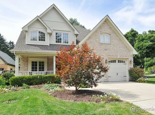 1043 N Eagle St, Naperville, IL 60563