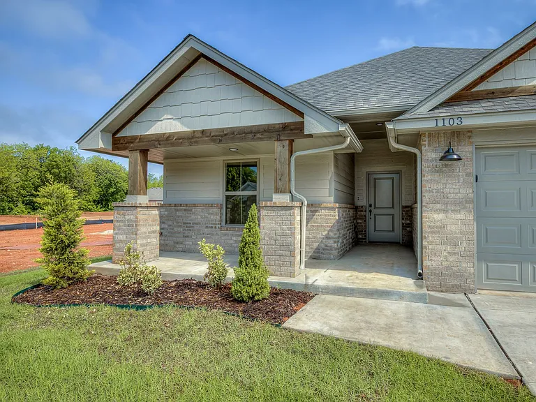 1103 Wisteria Way — Photo 21