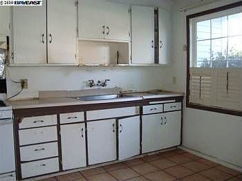 5th image of 23135 Amador St