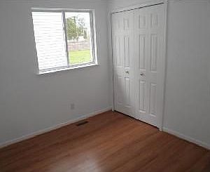 4th image of 28068 Schram St
