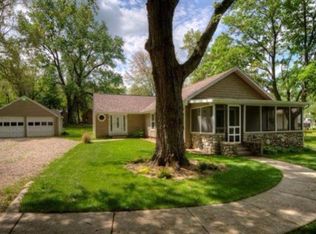 1596 Maple Dr, Chelsea, MI 48118