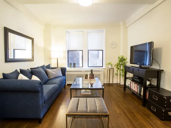 210 W 70th St, New York, NY