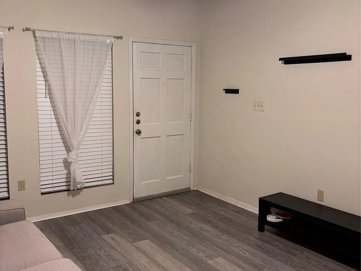 2 bed, 2.0 bath, 832 sqft, $1,800 — Photo 4