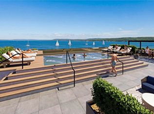 207 W Grandview Pkwy #202, Traverse City, MI 49684