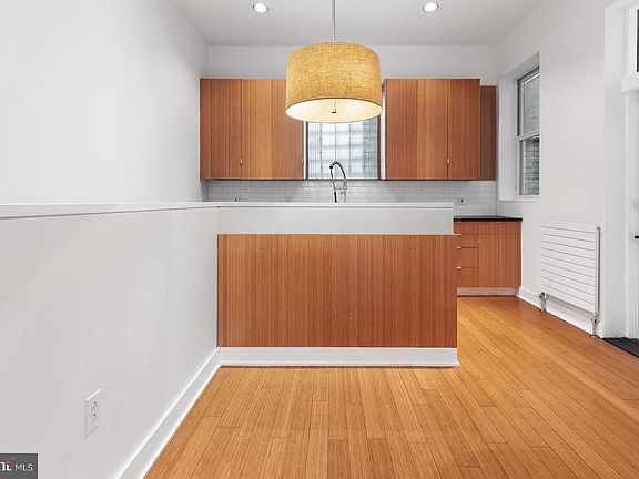 2nd image of 727 S 7th St #29-1R