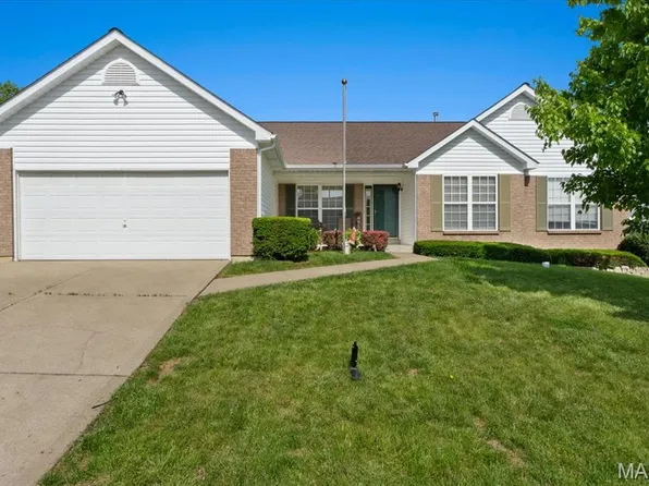 2007 Great Oaks Blvd, Wentzville, MO 63385