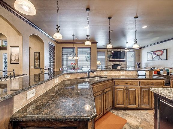5th image of 14617 Doulton Cir