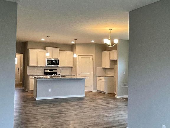 2nd image of 123 Chapman Dr