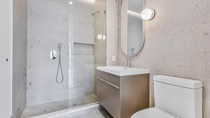 Bathroom, photo 1