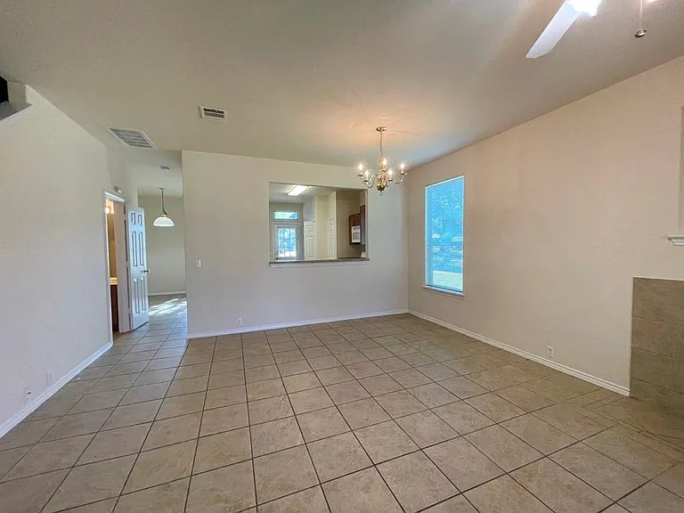 251 Utterback #B — Photo 7