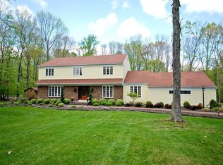 127 Smoke Rise Dr, Warren, NJ 07059