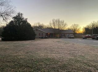 208 N Willow Ave, Baxter Springs, KS 66713