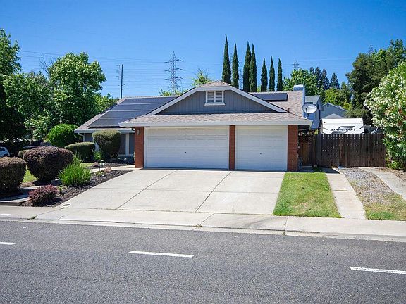 4th image of 806 Willow Creek Dr