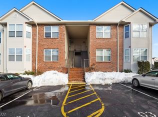 3 Ruby Ln #2203, East Hanover, NJ 07936