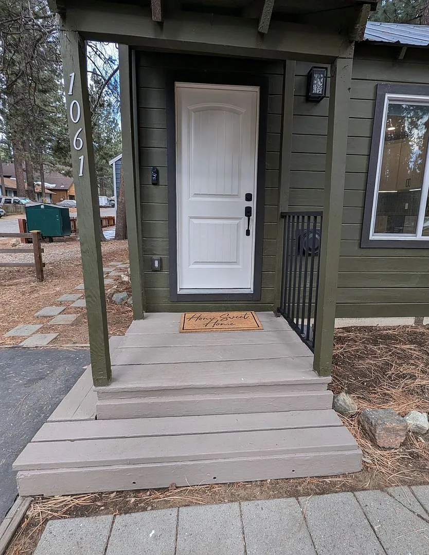 Completely remodeled stand alone Studio Cabin! Available now!! Call and inquire today! — Photo 2