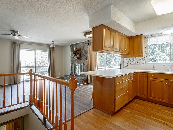 5th image of 504 Westwood Ln #1