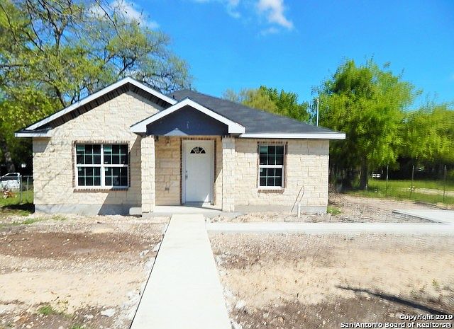 1st image of 1415 W Harding Blvd