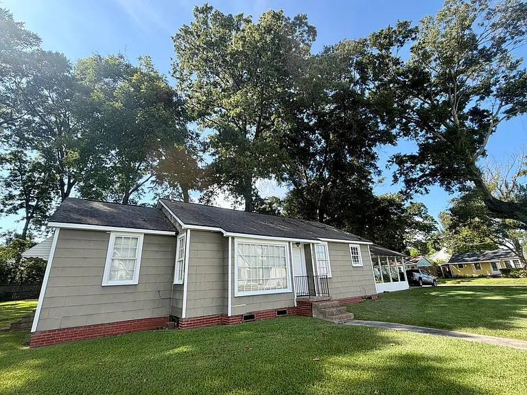 2185 Glasgow Ave — Photo 1