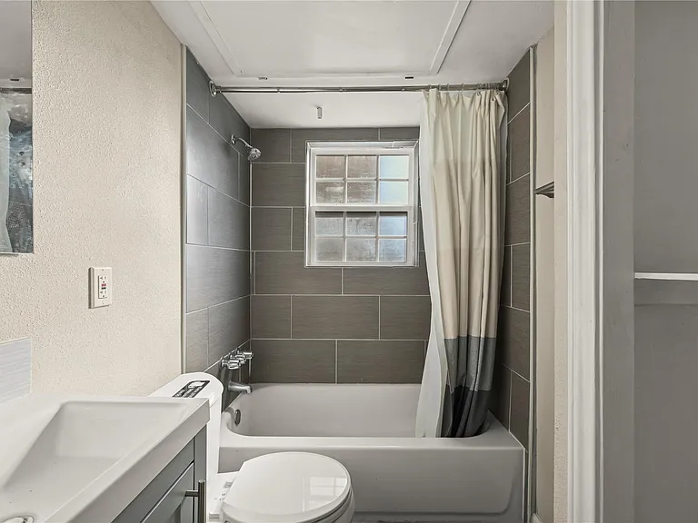 2803 Cleburne St #3 — Photo 6