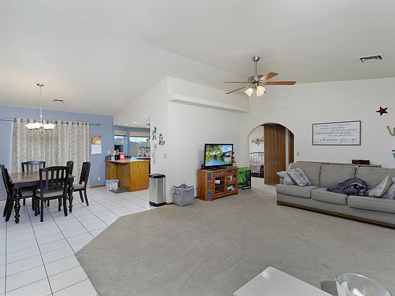 5th image of 942 Rolling Hills Dr