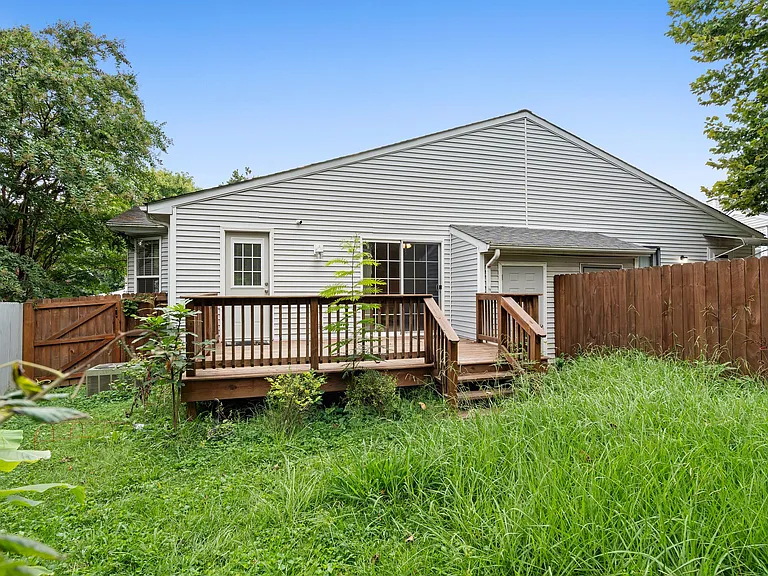 3056 Casa Dr — Photo 24